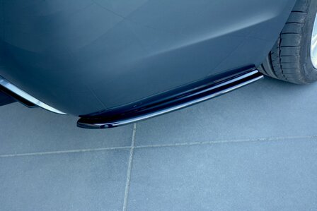 Diffusor hoeken glanzend zwart passend voor BMW 5 serie E60 en E61 met M pakket achterbumper Maxton Design