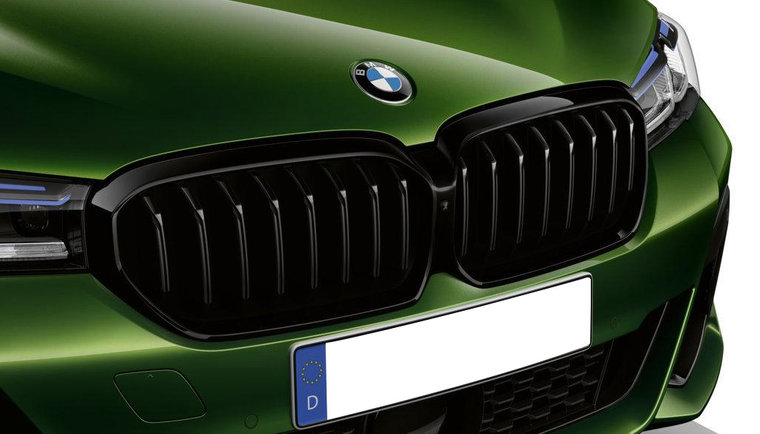 BMW 5 serie G30 LCI en G31 LCI  hoogglans zwarte M Performance nieren origineel BMW