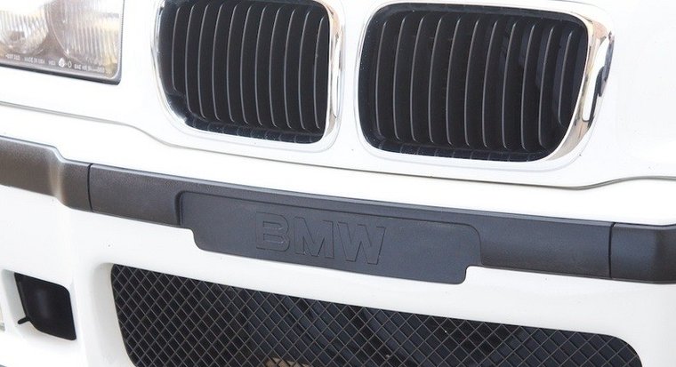 Bumperlijst BMW opschrift passend voor BMW 3 serie E36 met M3 voorbumper origineel BMW