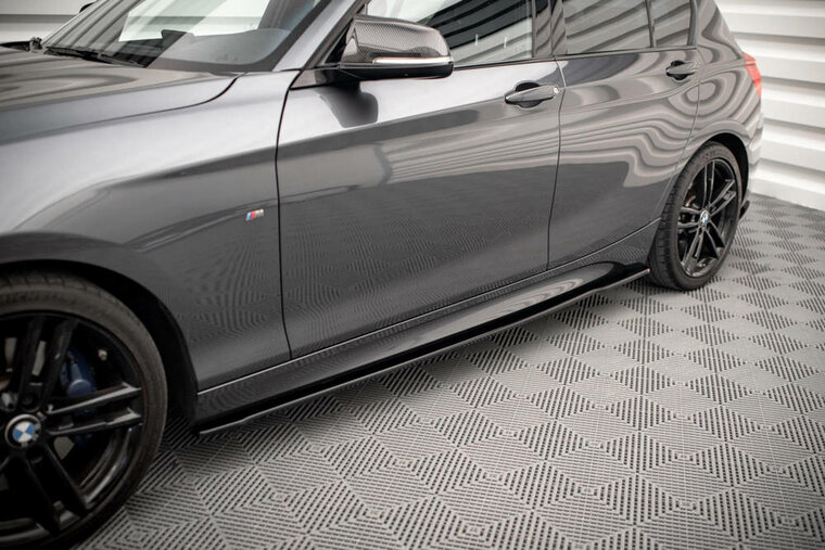 Sideskirts aanzet glanzend zwart versie 2 passend voor BMW 1 serie F20 en F20LCI met M pakket sideskirts Maxton Design