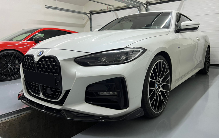 OneWay front spoiler glanzend zwart passend voor BMW 4 serie G22 en G23 met M pakket voorbumper