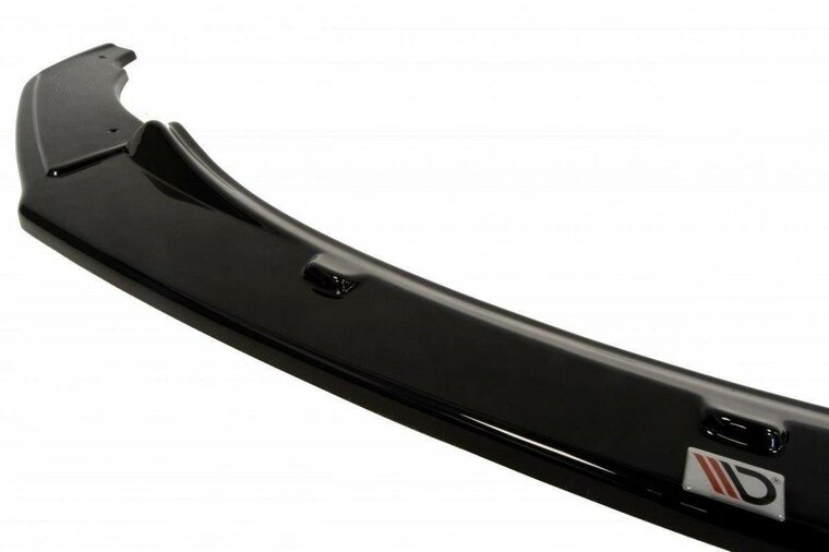 Frontspoiler glanzend zwart passend voor BMW 1 serie F20 en F21 model 2012 - 2015 met M pakket voorbumper Maxton Design