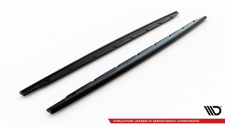 Sideskirts versie 1 glanzend zwart passend voor BMW 1 serie F70 model 2024 met M pakket sideskirts Maxton Design