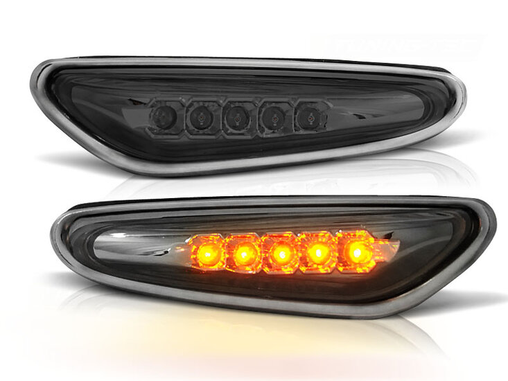 Zwarte LED zijknipperlichten passend voor BMW 3 serie E46 sedan en touring model 2001 - 2005