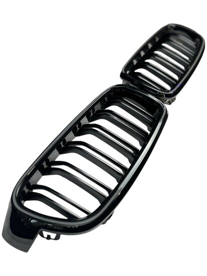 Glanzend zwarte grillen dubbelspijls met LED passend voor BMW 3 serie F30 en F31 model 2012 - 2019