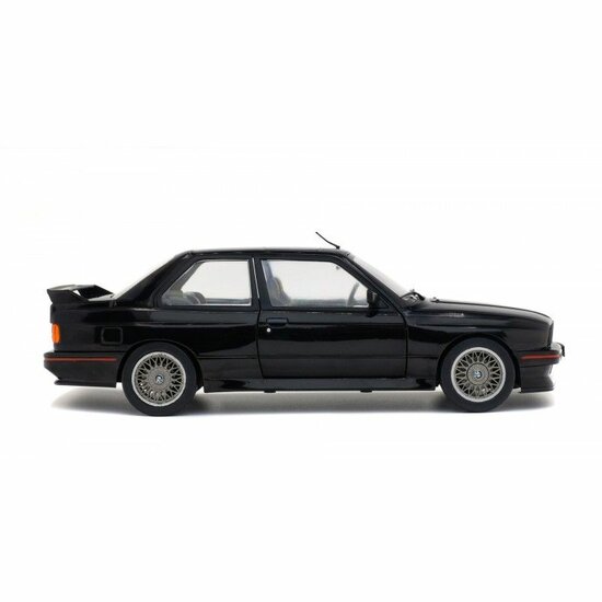 BMW M3 E30 zwart schaal 1:18 Solido