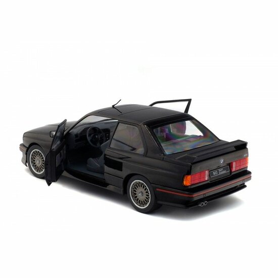 BMW M3 E30 zwart schaal 1:18 Solido