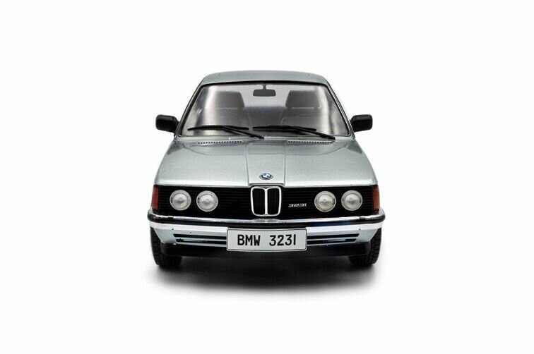 BMW 323I E21 saphir blue schaal 1:18 Solido