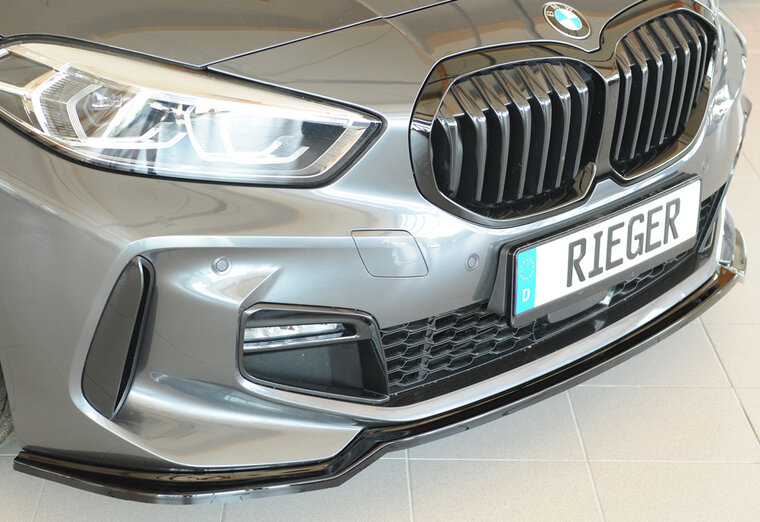 Rieger frontspoiler glanzend zwart passend voor BMW 1 serie F40 met M pakket voorbumper