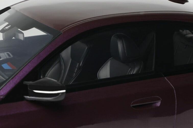 BMW M240I &#039;23, paars (Thundernight) metallic schaal 1:18