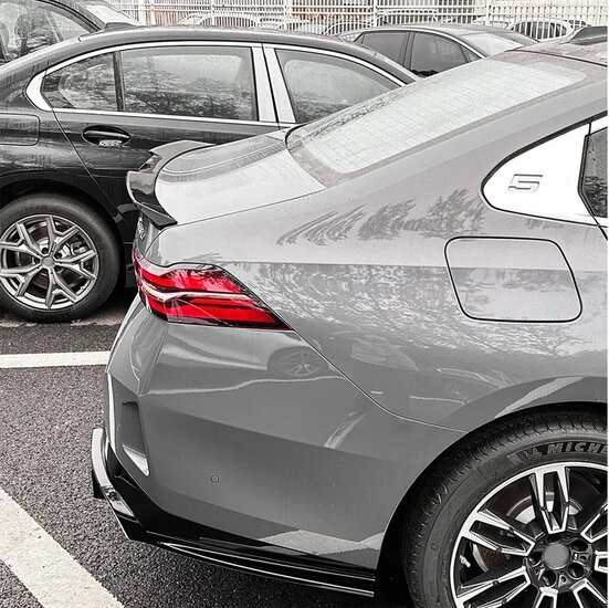 Glanzend zwarte EVO look kofferspoiler passend voor BMW 5 serie G60 sedan