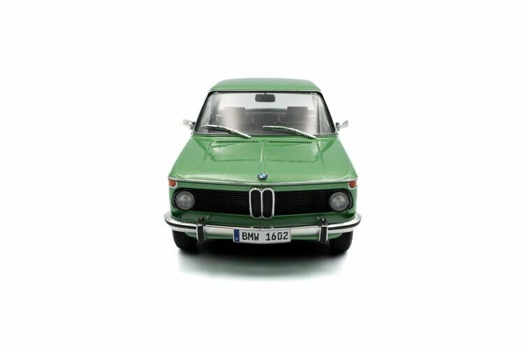 BMW 1602 groen schaal 1:18 Solido