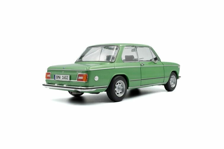 BMW 1602 groen schaal 1:18 Solido