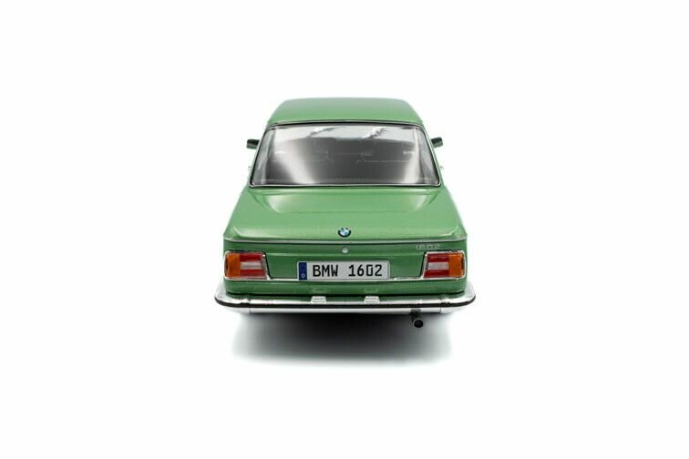 BMW 1602 groen schaal 1:18 Solido