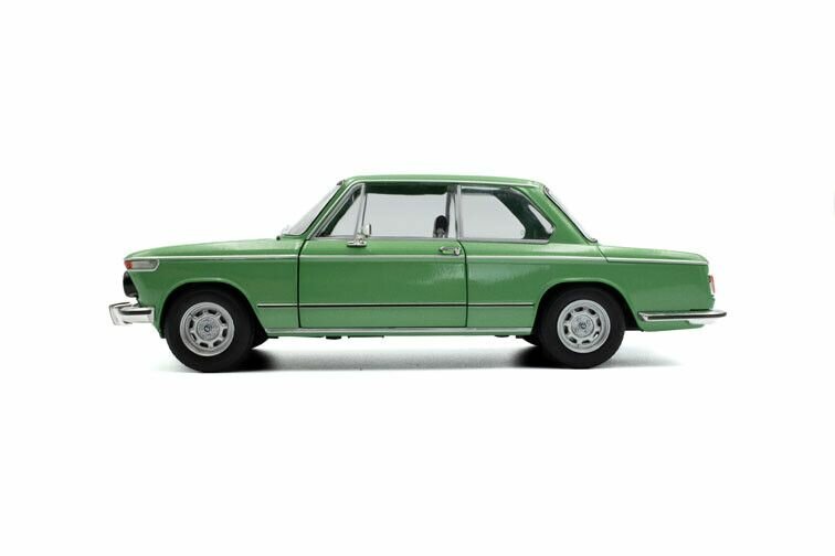 BMW 1602 groen schaal 1:18 Solido