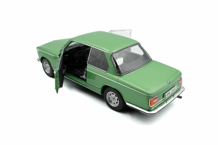 BMW 1602 groen schaal 1:18 Solido