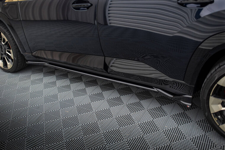 Glanzend zwart aanzetpakket rondom passend voor BMW XM G09 Maxton Design