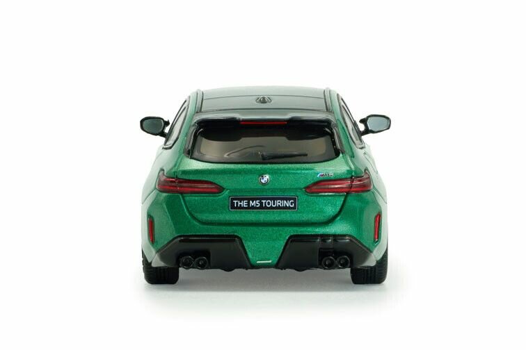 BMW M5 Touring (G99) '24, groen (Isle of Man) Solido schaal 1:43