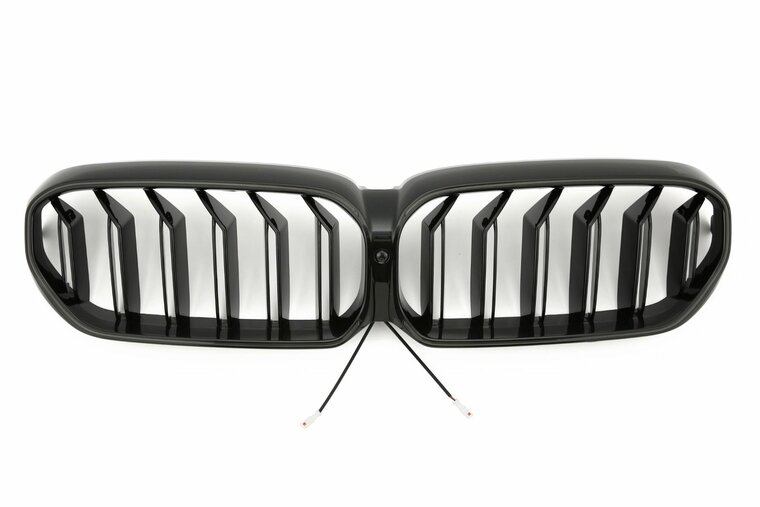 Glanzend zwarte grill dubbelspijls met LED verlichting passend voor BMW 5 serie G30 LCI en G31 LCI model 2020 - 2023