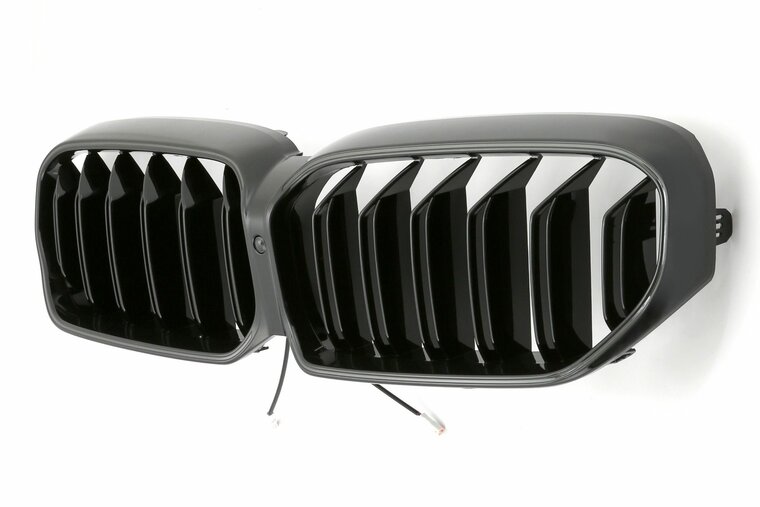 Glanzend zwarte grill dubbelspijls met LED verlichting passend voor BMW 5 serie G30 LCI en G31 LCI model 2020 - 2023