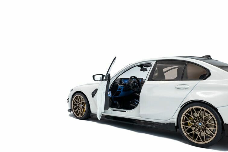 BMW M3 G80 Performance Parts '24, wit (Alpineweiss) schaal 1:18 Solido
