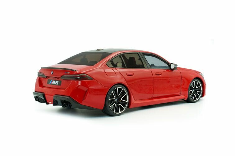 BMW M5 G90 sedan schaal 1:18 Solido