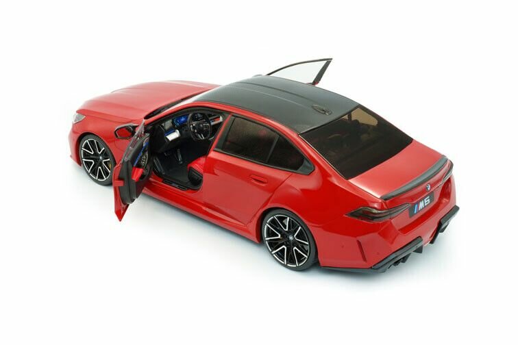 BMW M5 G90 sedan schaal 1:18 Solido