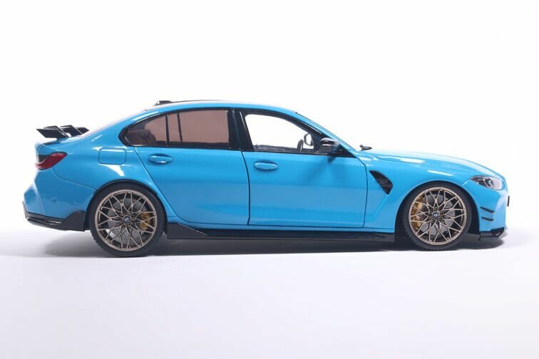 BMW M3 (G80) Performance Parts '24, schaal 1:18 Solido blauw