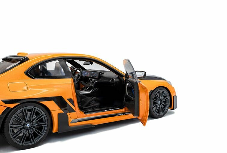 BMW M2 (G87) Performance Solido Works '24, oranje