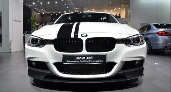 Performance look frontspoiler passend voor BMW 3 serie F30 en F31 met M pakket voorbumper
