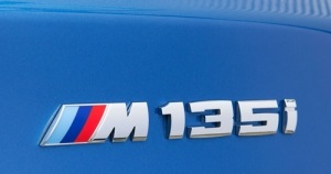 BMW 1 serie F20 en F21 M135i logo origineel BMW