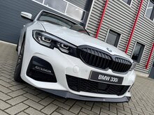 Frontspoiler V1 glanzend zwart passend voor BMW 3 serie G20 en G21 met M pakket voorbumper model 2019 - 2022 Maxton Design