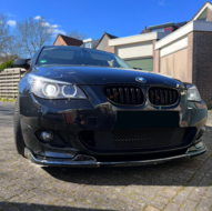 OneWay front spoiler glanzend zwart passend voor BMW 5 serie E60 en E61 met M pakket voorbumper