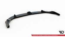 Glanzend zwarte frontspoiler versie 3 passend voor BMW 1 serie F70 met M pakket voorbumper Maxton Design