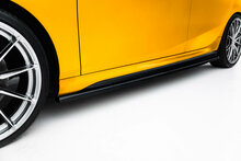 Sideskirts versie 1 glanzend zwart passend voor BMW 1 serie F70 model 2024 met M pakket sideskirts Maxton Design