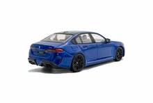 BMW M5 G90 sedan Marina Bay Blue schaal 1:43 solido