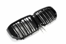 Glanzend zwarte grille dubbelspijls met LED verlichting passend voor BMW X5 G05 LCI model vanaf 2023