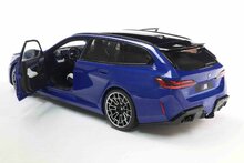 BMW M5 Touring (G99) '24, blauw metallic (Marina bay blue) schaal 1:18 Solido