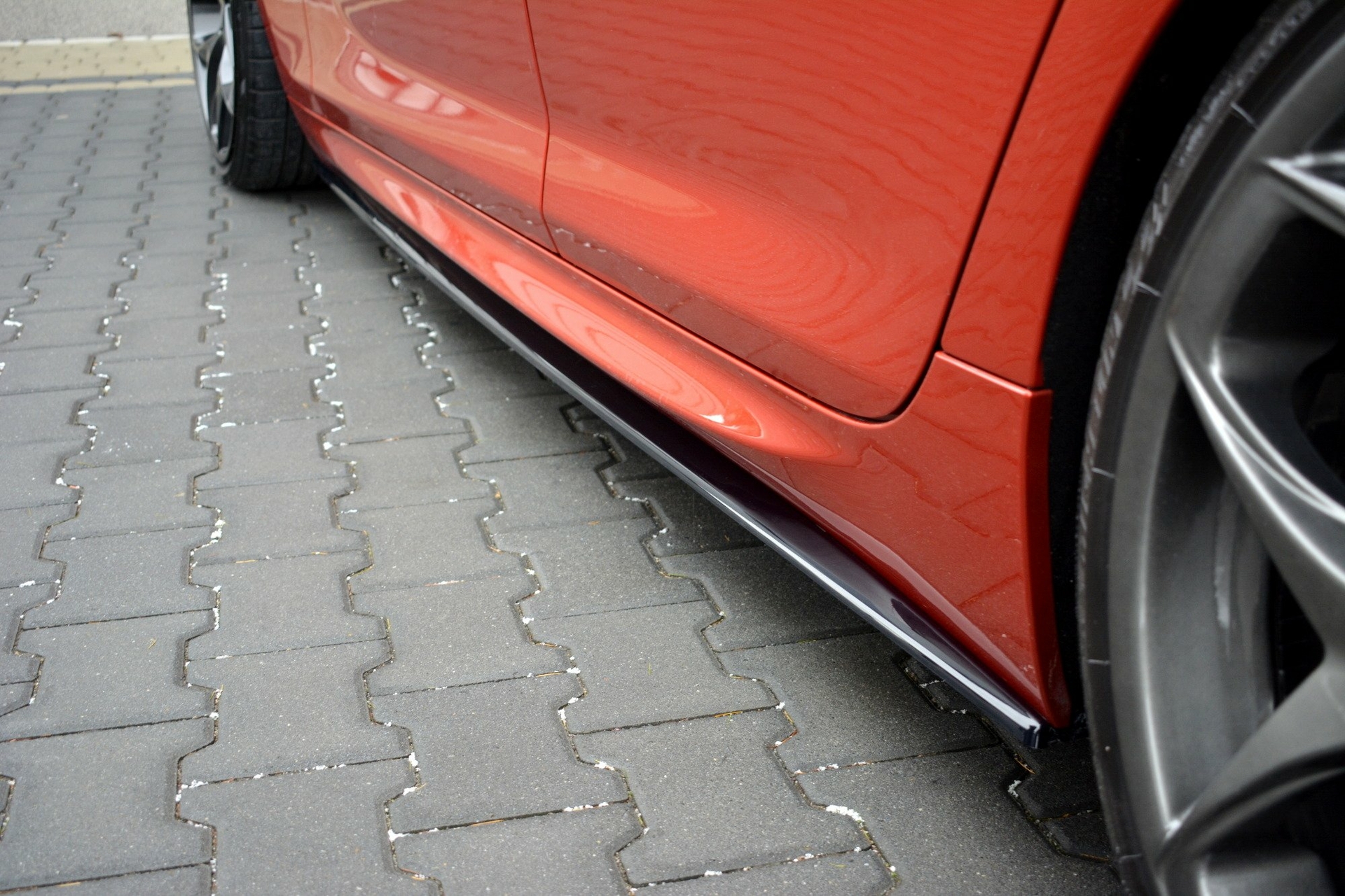 Sideskirts aanzets glanzend zwart passend voor BMW 6 serie F06, F12 en F13 Maxton Design