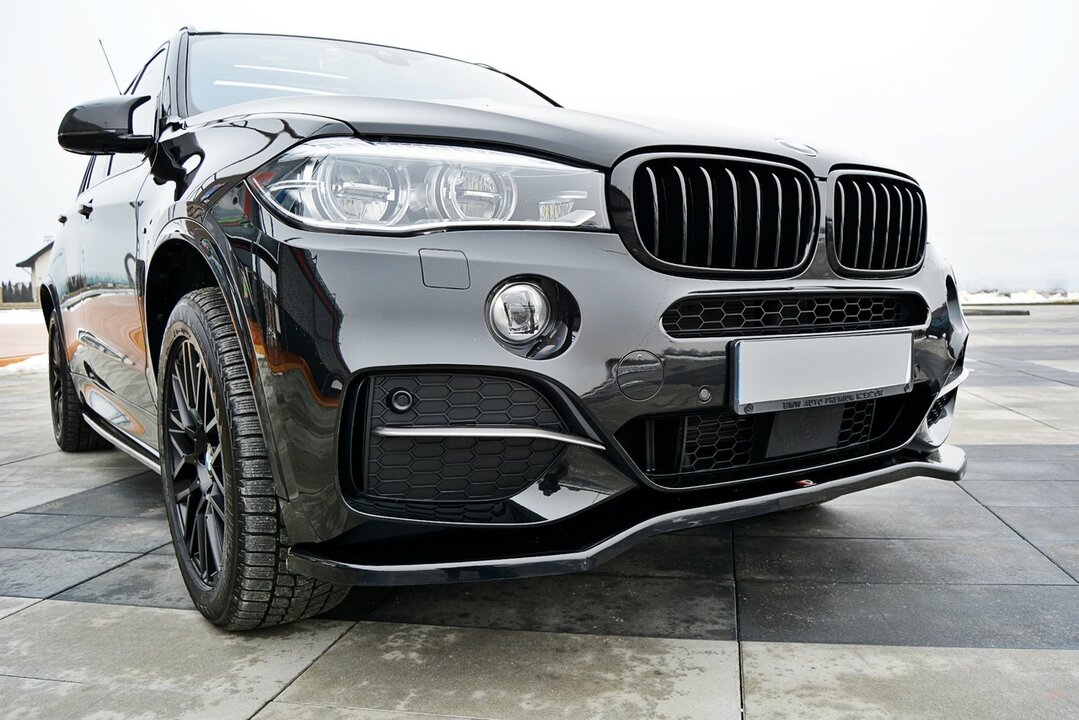 Glanzend zwarte frontsplitter passend voor BMW X5 F15 met M pakket voorbumper model 2013 - 2018 Maxton Design