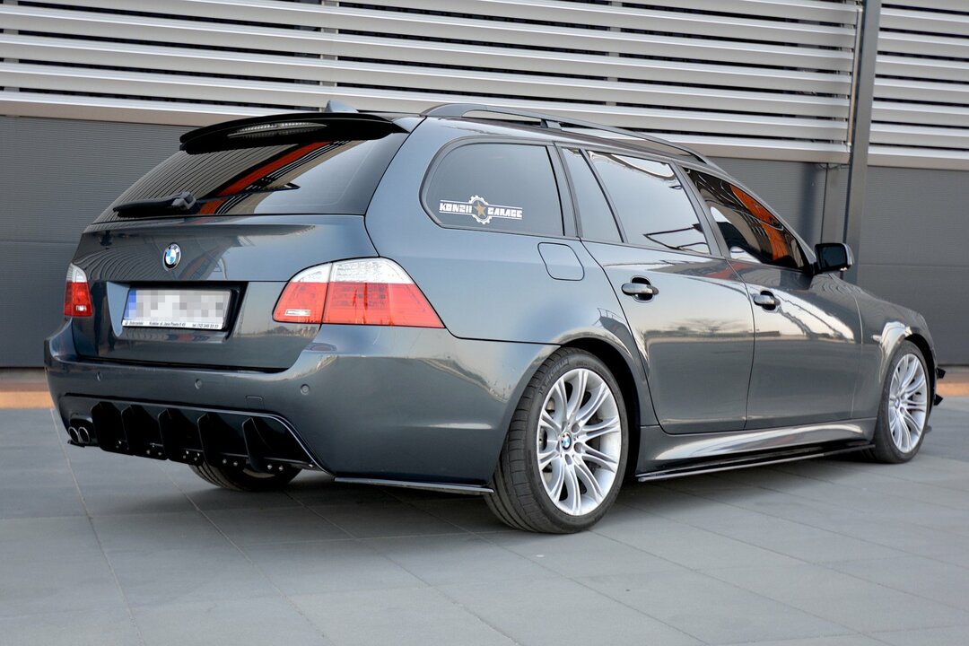 Diffuser hoeken glanzend zwart passend voor BMW 5 serie E60 en E61 met M pakket achterbumper Maxton Design