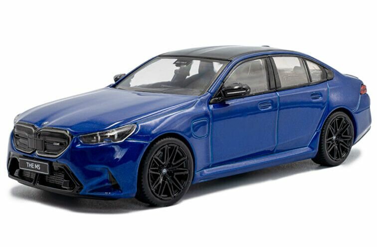 BMW M5 G90 sedan Marina Bay Blue schaal 1:43 solido