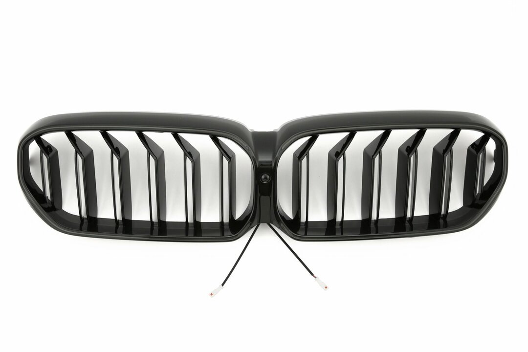 Glanzend zwarte grill dubbelspijls met LED verlichting passend voor BMW 5 serie G30 LCI en G31 LCI model 2020 - 2023