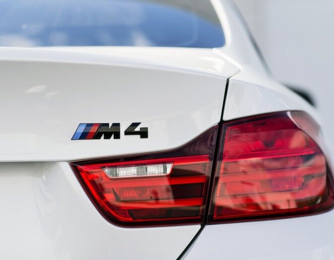 Blackline logo M4 passend voor BMW M4 F82 en F83